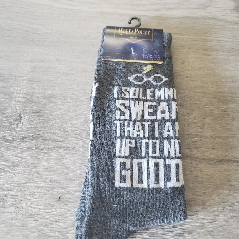 Harry Potter Socks. Gray. Up To No Good. Shoe Size 6.5 To 12. Sock Size‎ 10-13